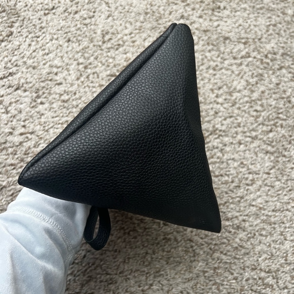 Triangle 3D Wristlet / Mini purse - Picture 4 of 8
